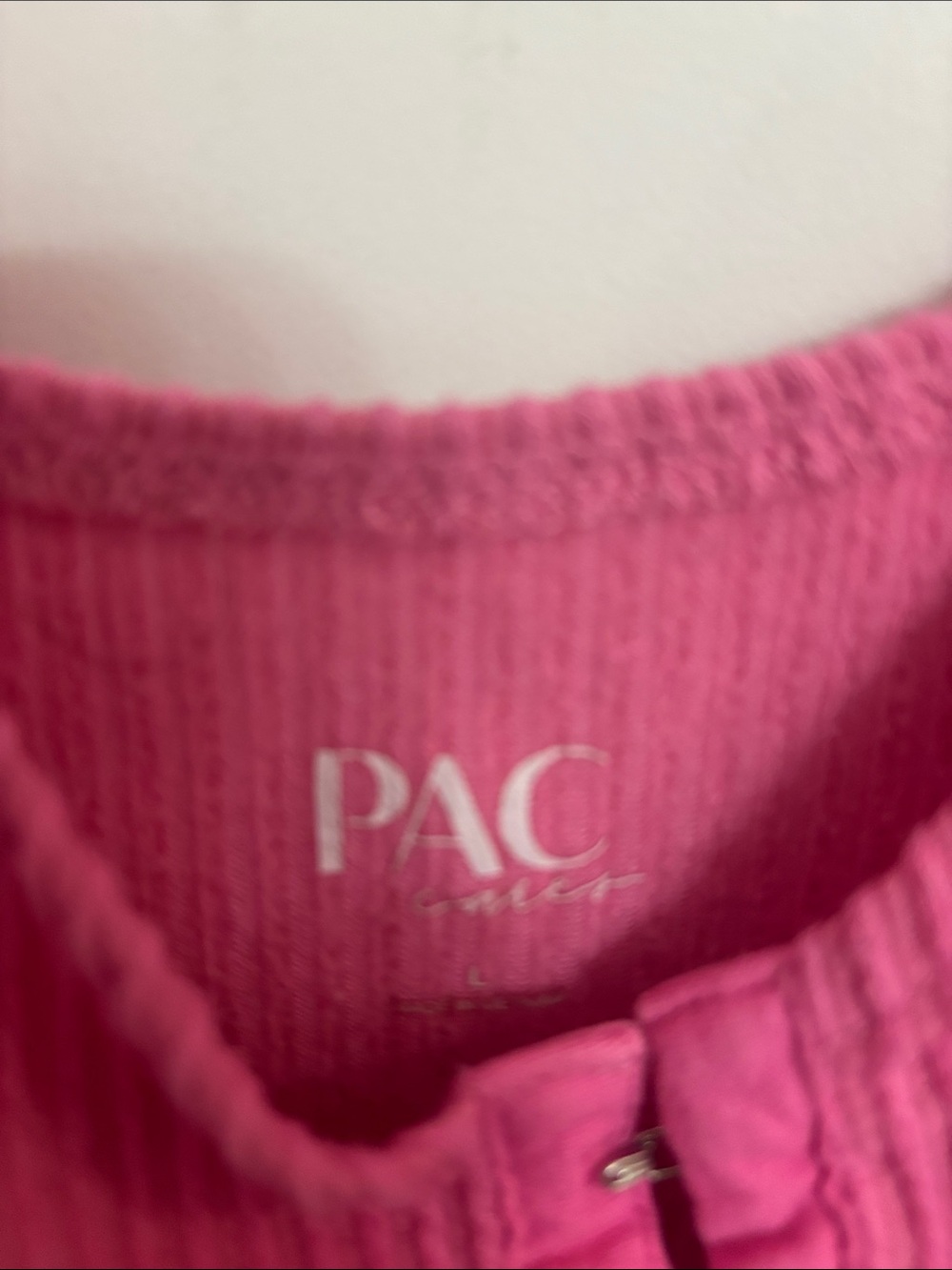 Pink Ribbed Hook-Front Crop Top - Picture 2 of 3